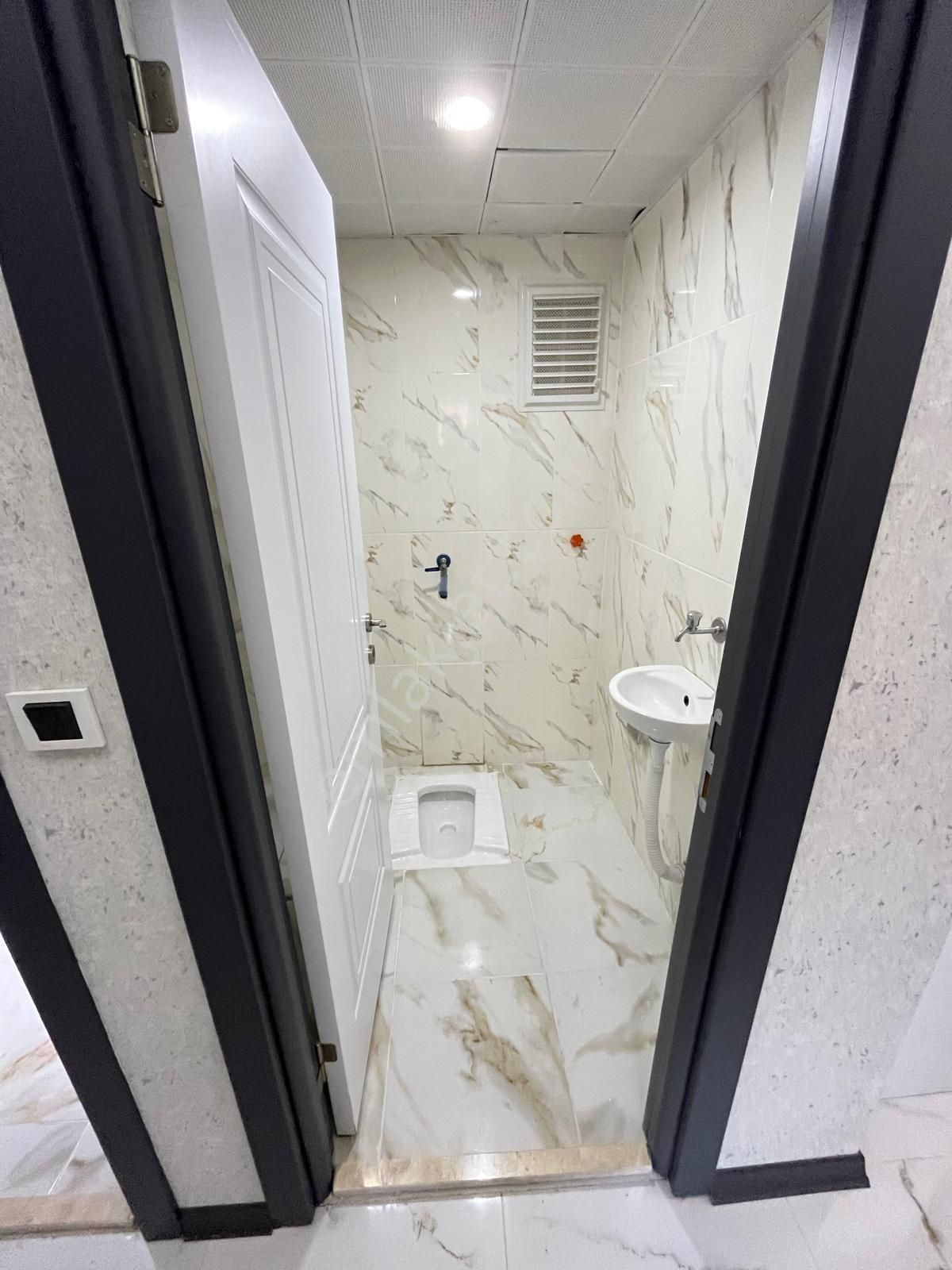 Mülk Emlak Ofisinden 3+1 110 M2 Emsallerine Göre Hesaplı Yılın Son Fırsat Dairesi İlk Gelen Alır - Görsel 14