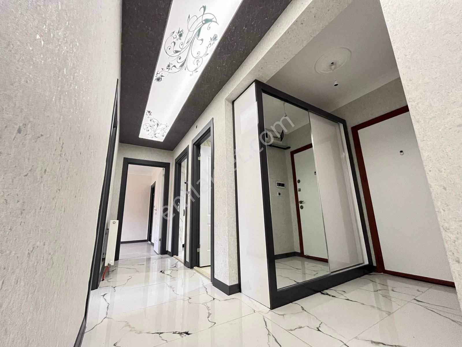 Mülk Emlak Ofisinden 3+1 110 M2 Emsallerine Göre Hesaplı Yılın Son Fırsat Dairesi İlk Gelen Alır - Görsel 8