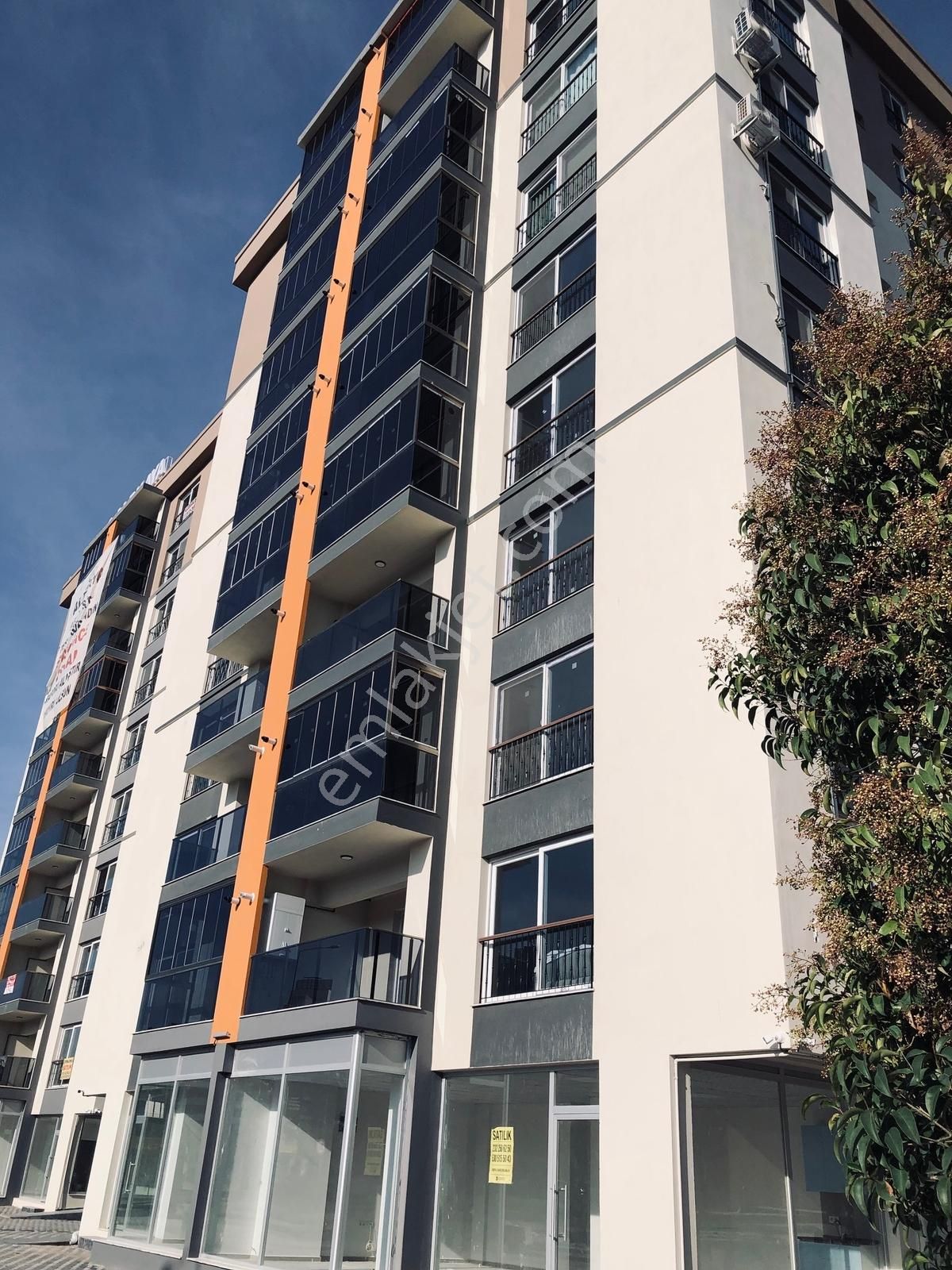 Bayraklı Aliya İzzet Begoviç Caddesi Üzeri Kiralık Sıfır Dükkan