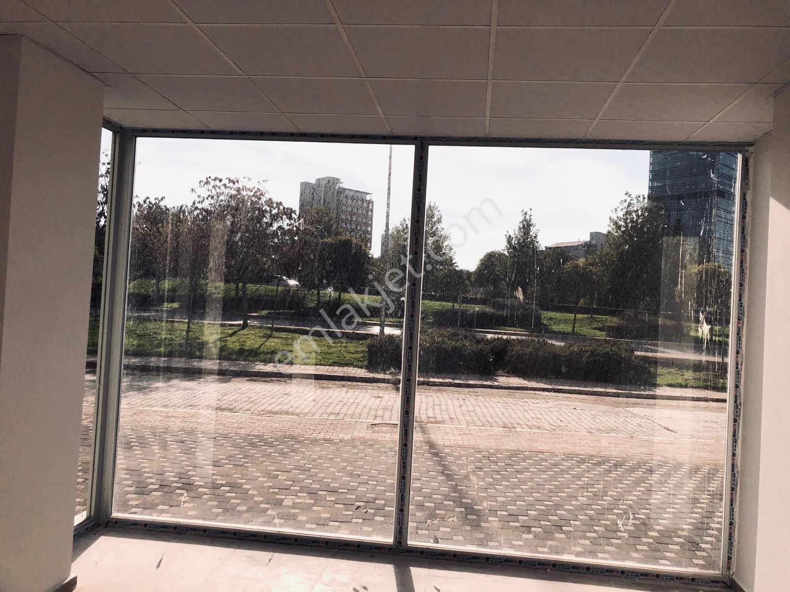 Bayraklı Aliya İzzet Begoviç Caddesi Üzeri Kiralık Sıfır Dükkan - Görsel 6