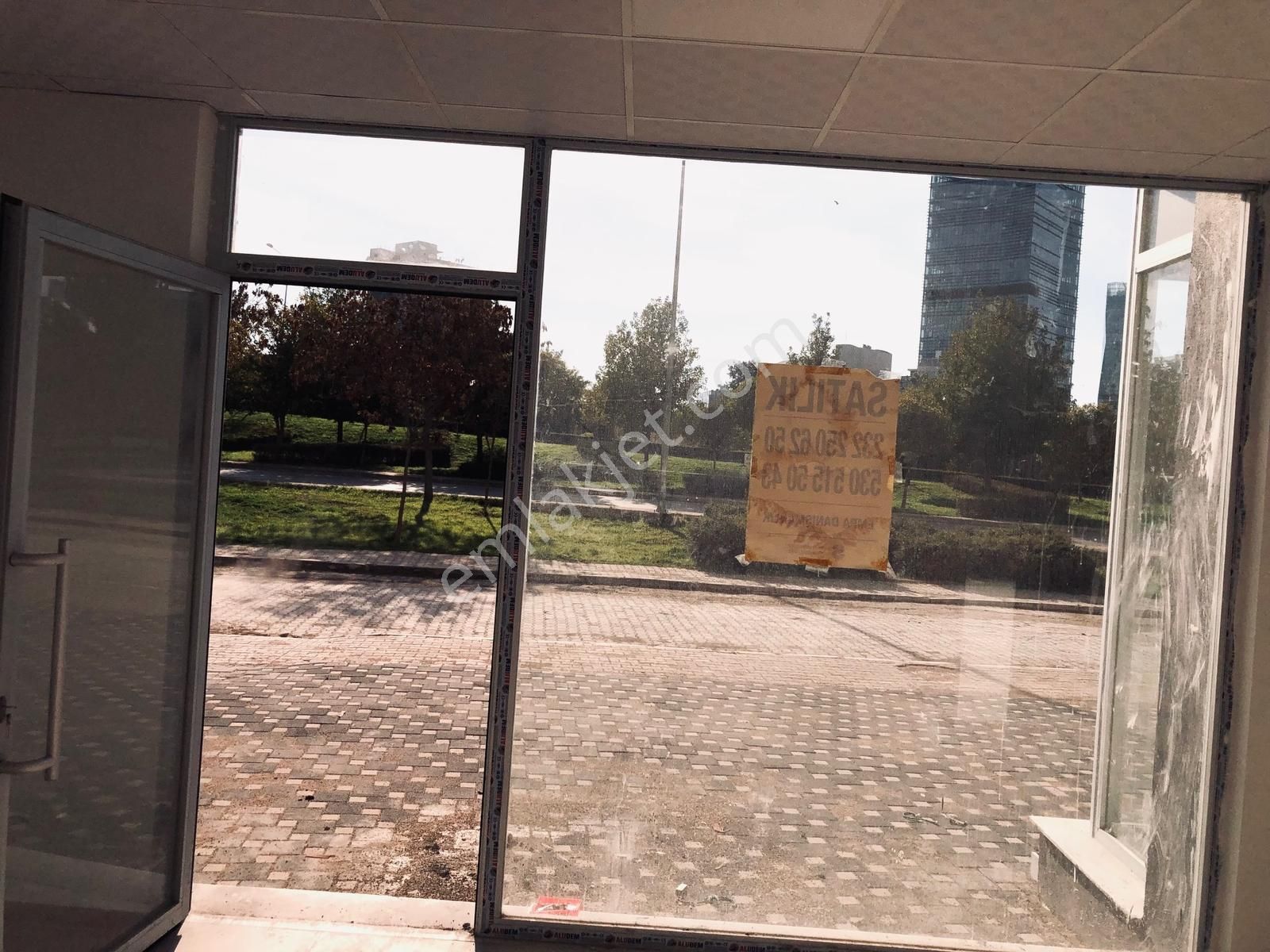 Bayraklı Aliya İzzet Begoviç Caddesi Üzeri Kiralık Sıfır Dükkan - Görsel 12