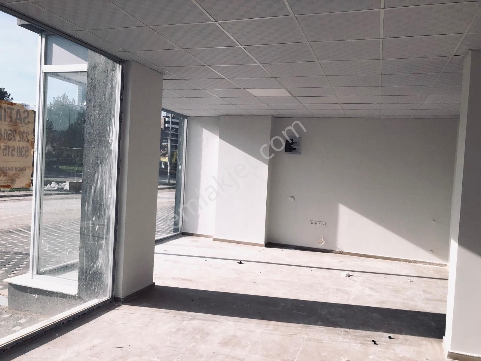 Bayraklı Aliya İzzet Begoviç Caddesi Üzeri Kiralık Sıfır Dükkan - Görsel 13