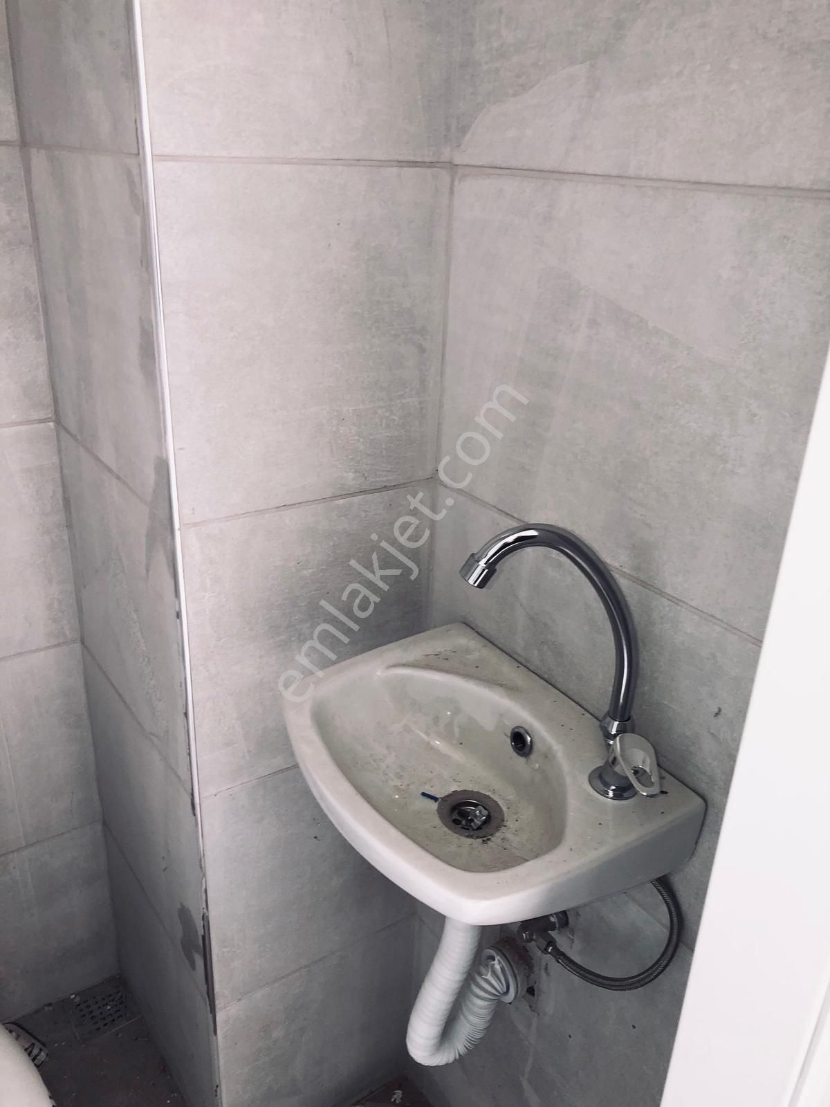 Bayraklı Aliya İzzet Begoviç Caddesi Üzeri Kiralık Sıfır Dükkan - Görsel 11