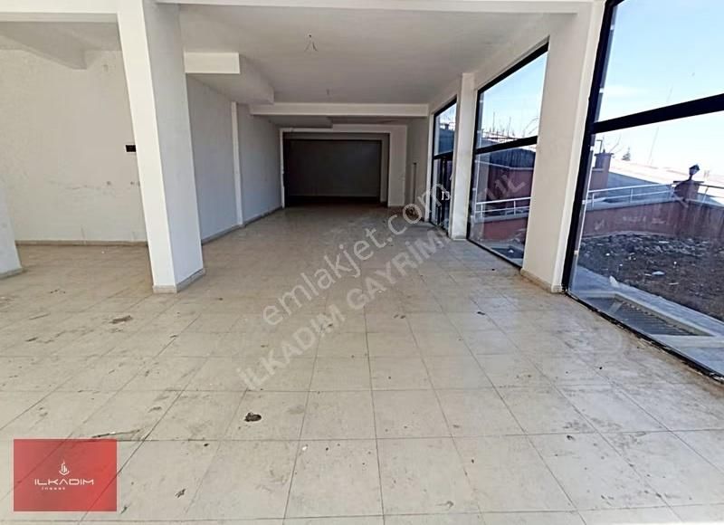 Sancaktepede 300m2 Zeminleri Ve Alt Yapısı Yapılı Kiralık Dükkan - Görsel 4