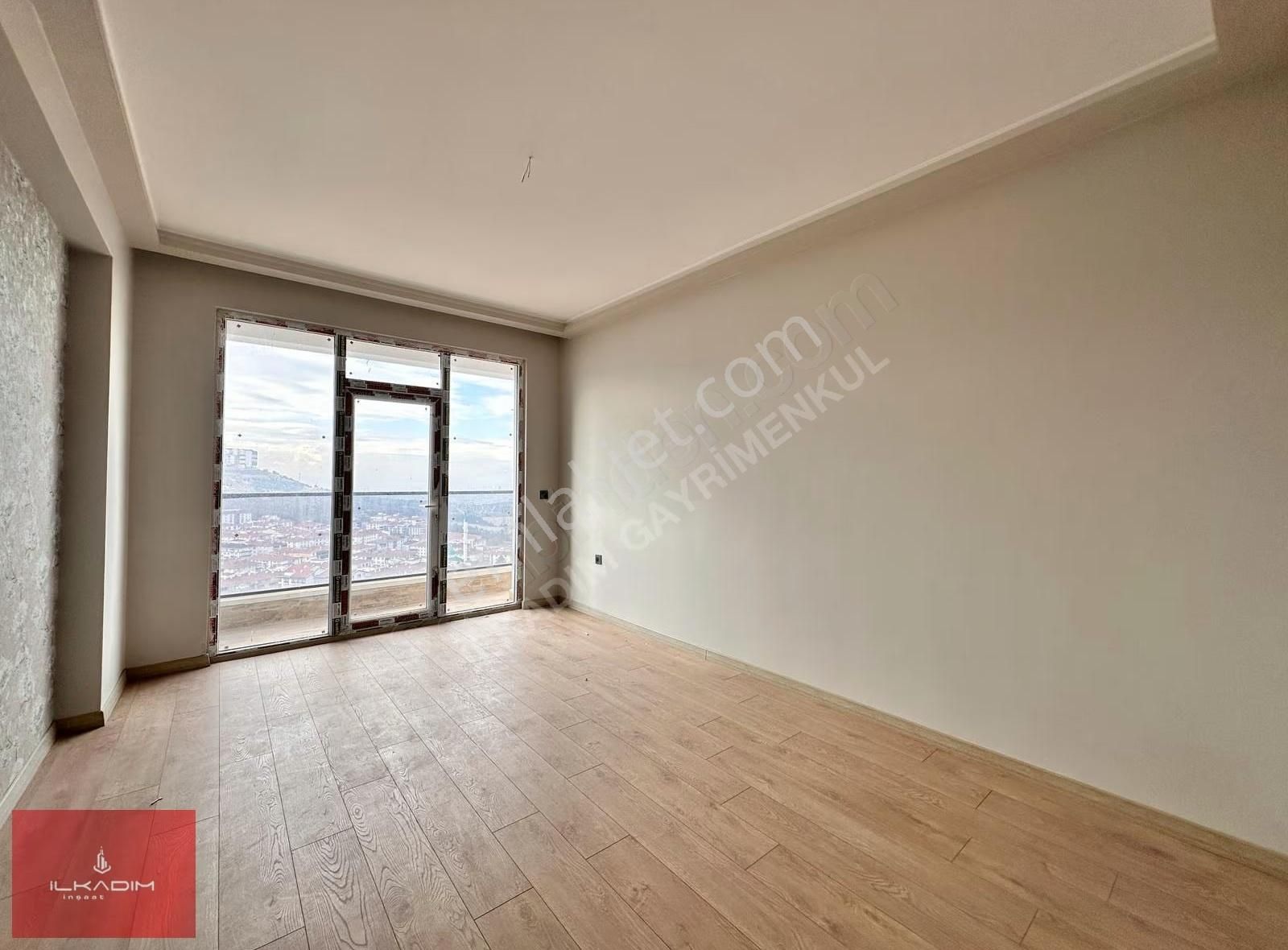 Yükseltepede Çift Bloklu Sitede Cadde Yakını Yerden Isıtmalı 4+1 - Görsel 14