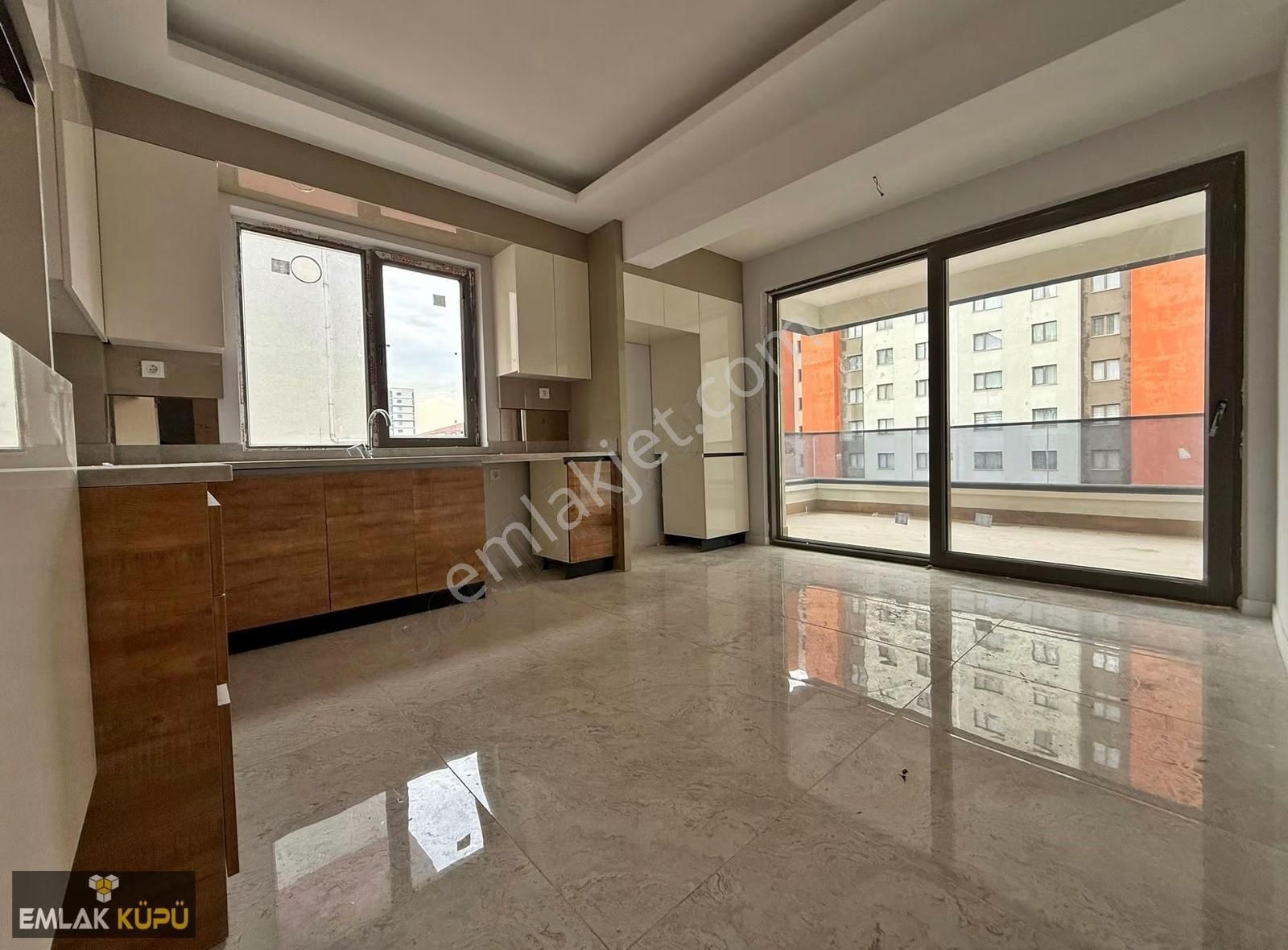 Ahi Mesut Mah. Satılık 3+1 E.bnayolu Merkezi Lokasyon Da Daire