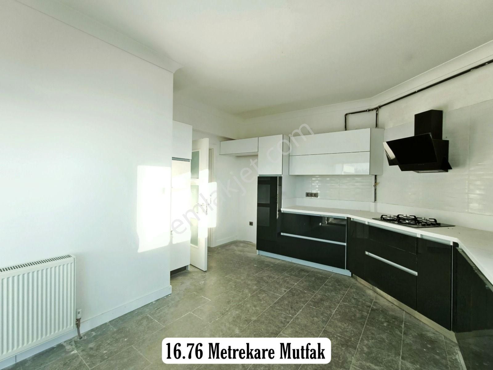 Etimesgut Turkuaz Mah. Teras Balkonlu Site İçi 4+1 Satılık Daire