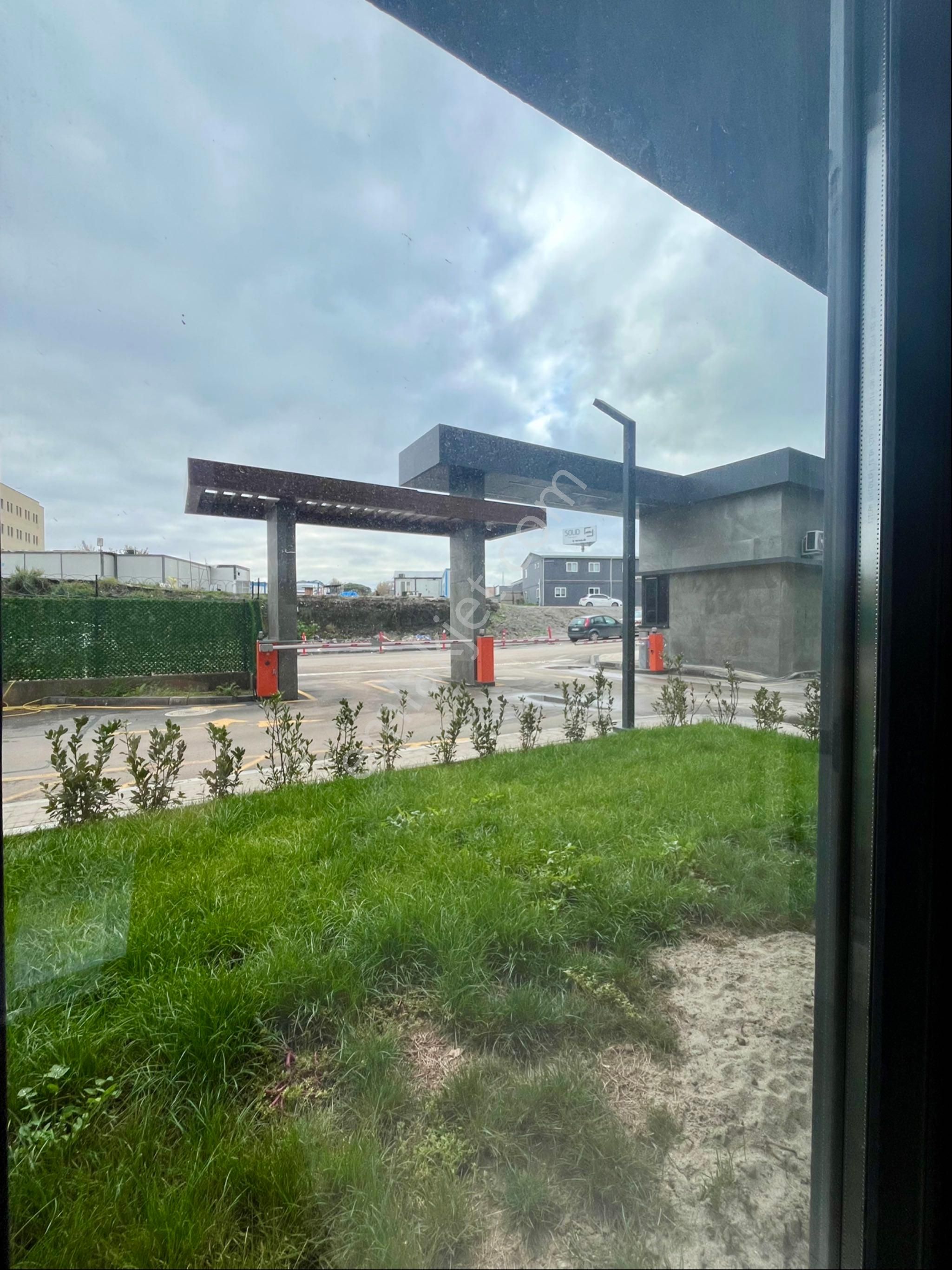 C21 Loca’dan Emlak Konutları 3 Cephe Bahçe Kullanımı Satılık 2+1