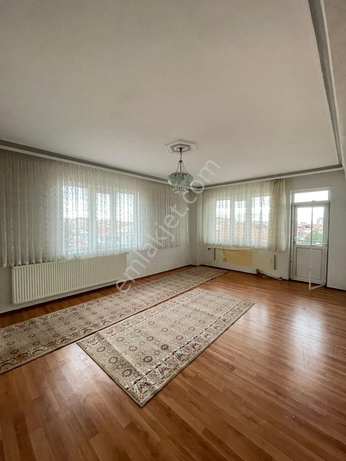 Afyon Üçok Emlaktan Mareşal F Çakmak Mah Satılık 3+1 Temiz Bakımlı Daire - Görsel 9