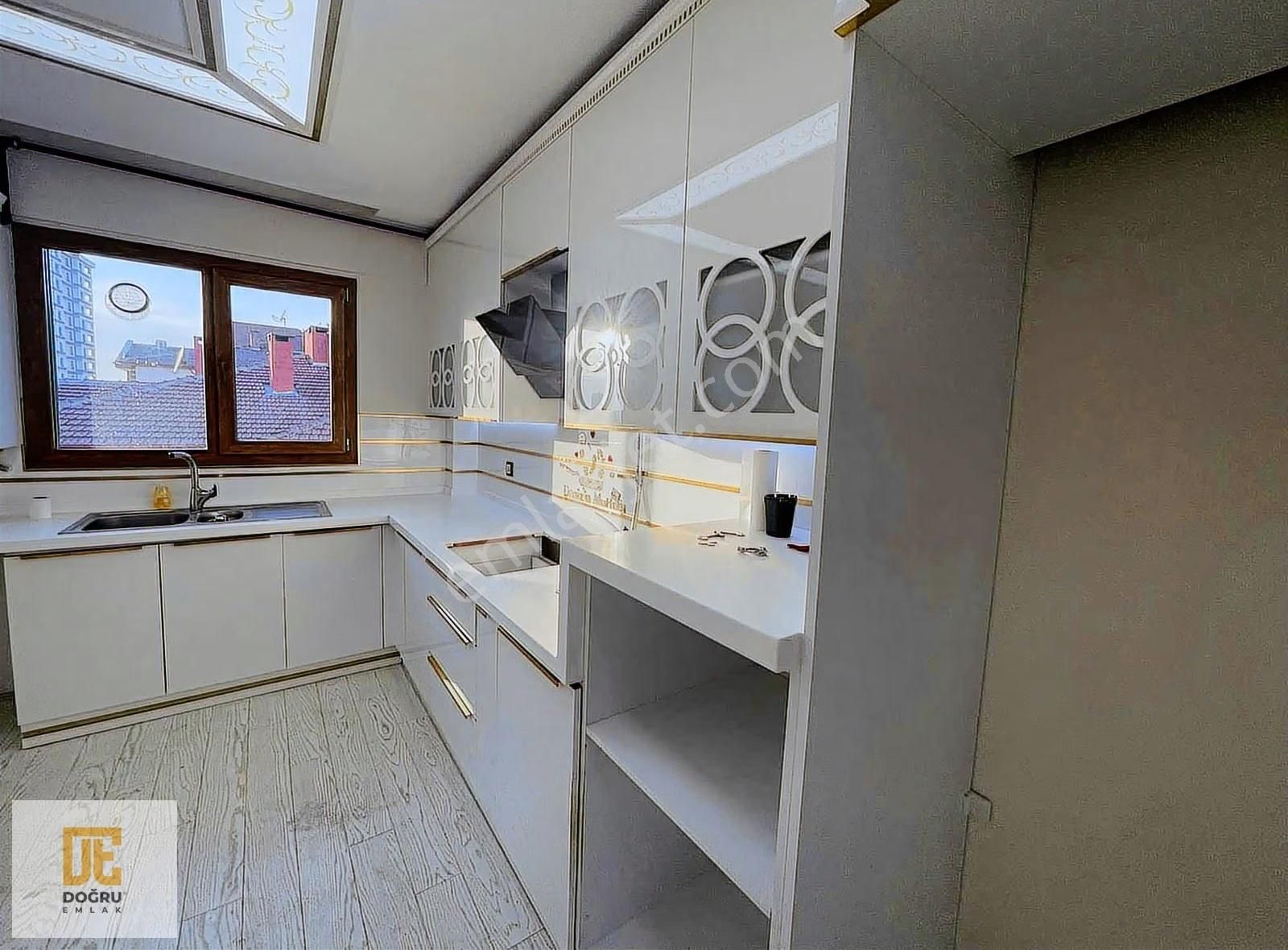 Doğru Emlak - Mithatpaşa'da Çok Özel 4+1 Kiralık Lüks Daire - Görsel 12