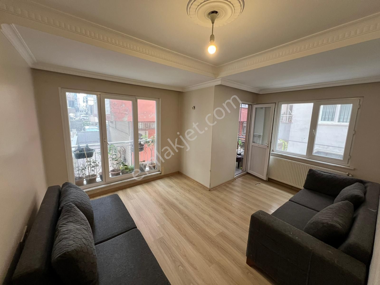 Avcılar Ormanlı Caddesine Yakın 2+1 Satılık Ara Kat Daire - Görsel 3