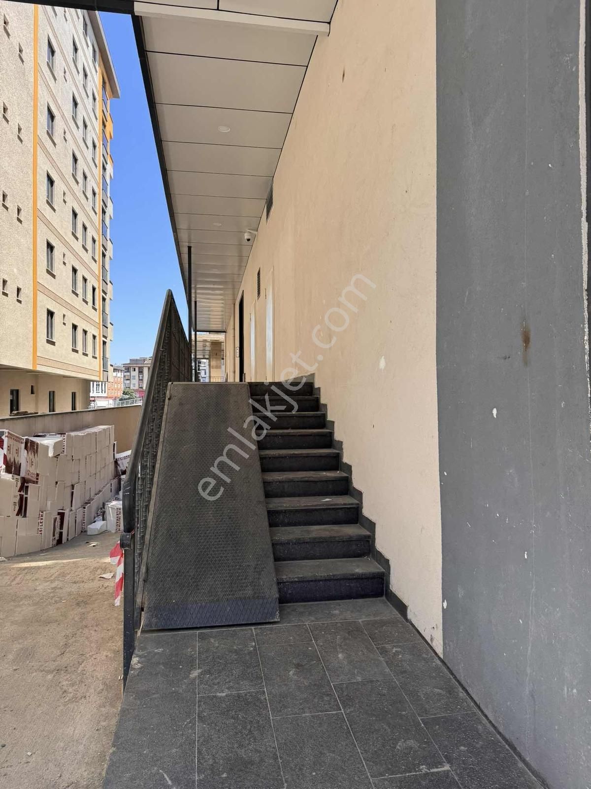 Sultanbeyli Aslan Plazada Prestijli Konumda Kiralık Ofisler - Görsel 17