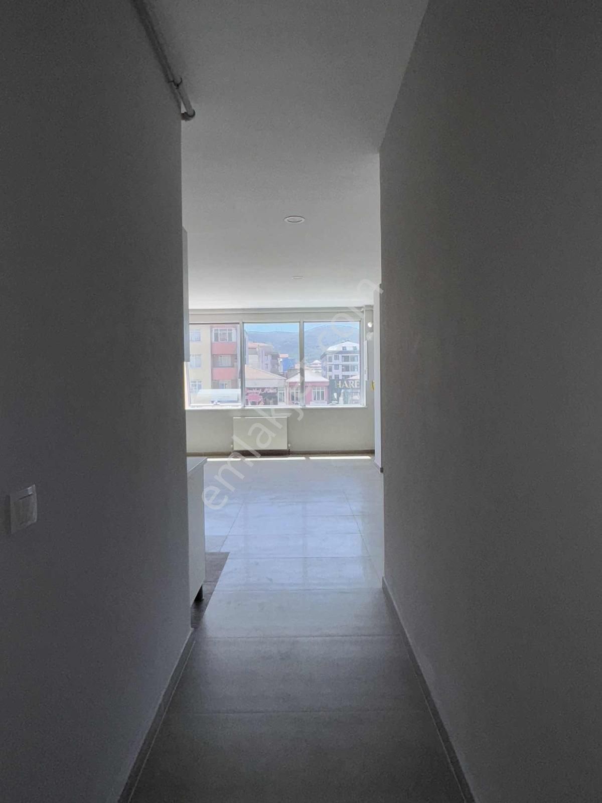 Sultanbeyli Aslan Plazada Prestijli Konumda Kiralık Ofisler - Görsel 3