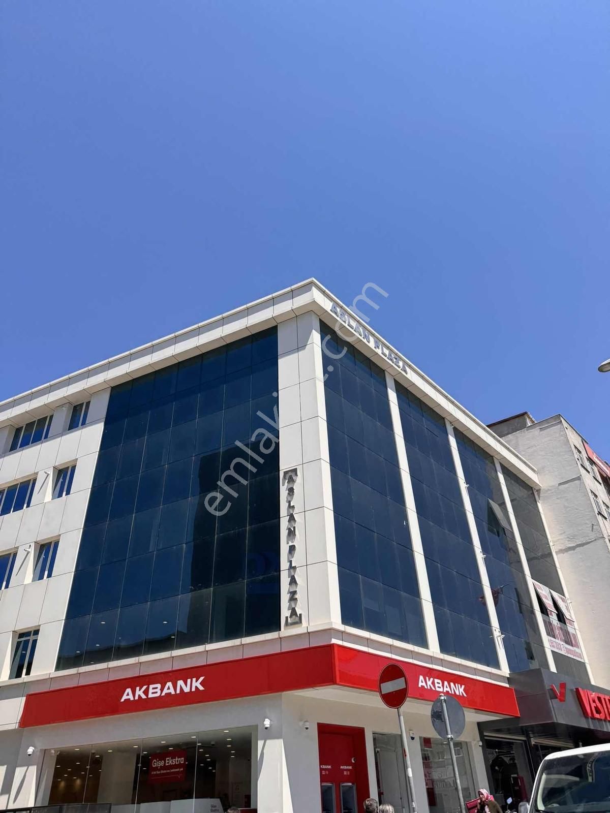 Sultanbeyli Aslan Plazada Prestijli Konumda Kiralık Ofisler - Görsel 29