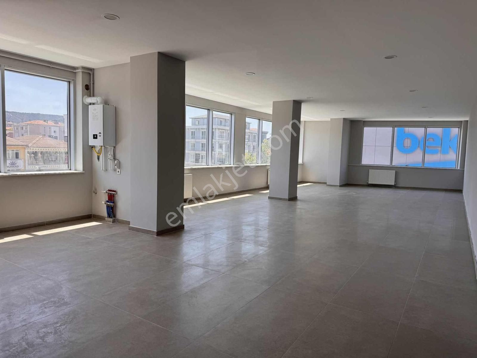 Sultanbeyli Aslan Plazada Prestijli Konumda Kiralık Ofisler - Görsel 7
