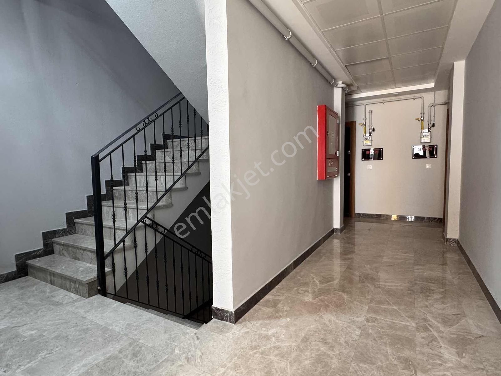 Sultanbeyli Aslan Plazada Prestijli Konumda Kiralık Ofisler - Görsel 20