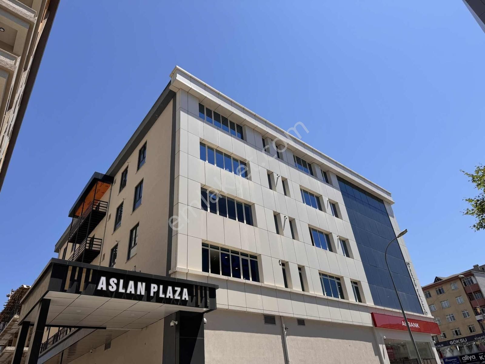 Sultanbeyli Aslan Plazada Prestijli Konumda Kiralık Ofisler - Görsel 18