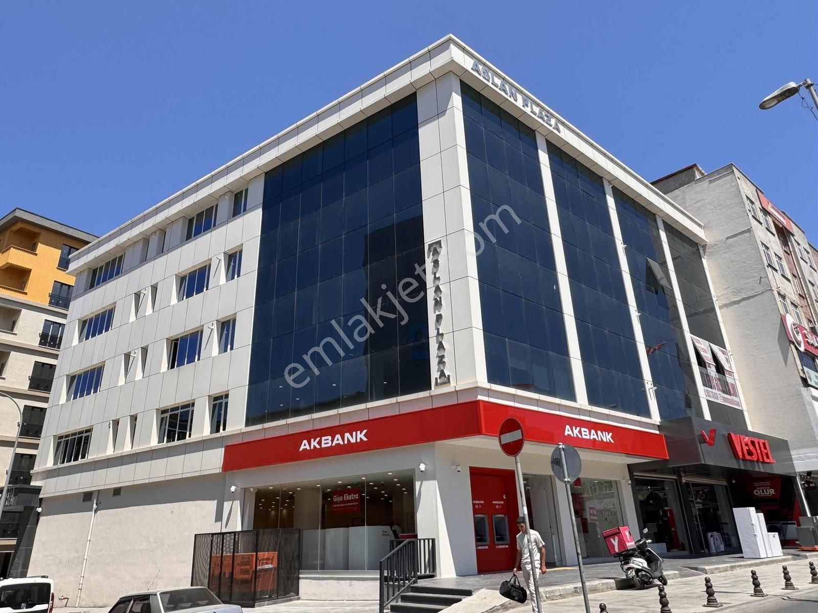 Sultanbeyli Aslan Plazada Prestijli Konumda Kiralık Ofisler - Görsel 19