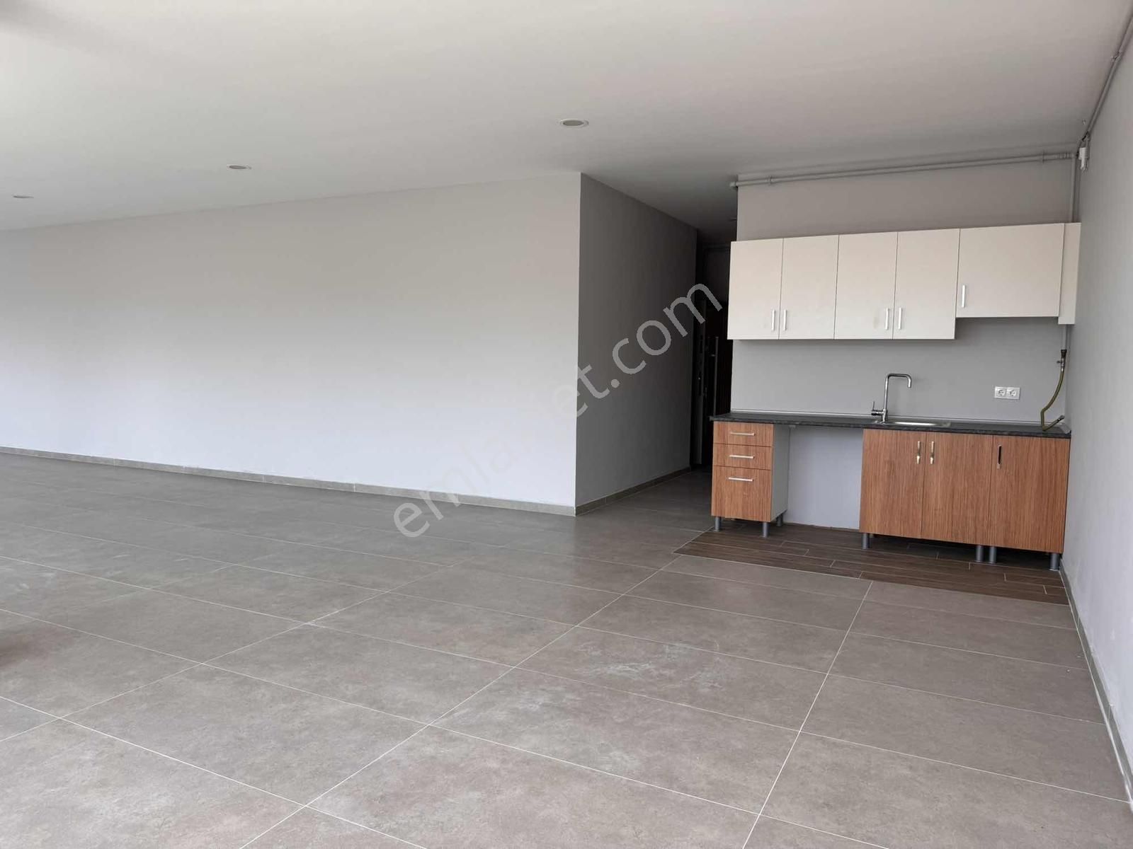 Sultanbeyli Aslan Plazada Prestijli Konumda Kiralık Ofisler - Görsel 12