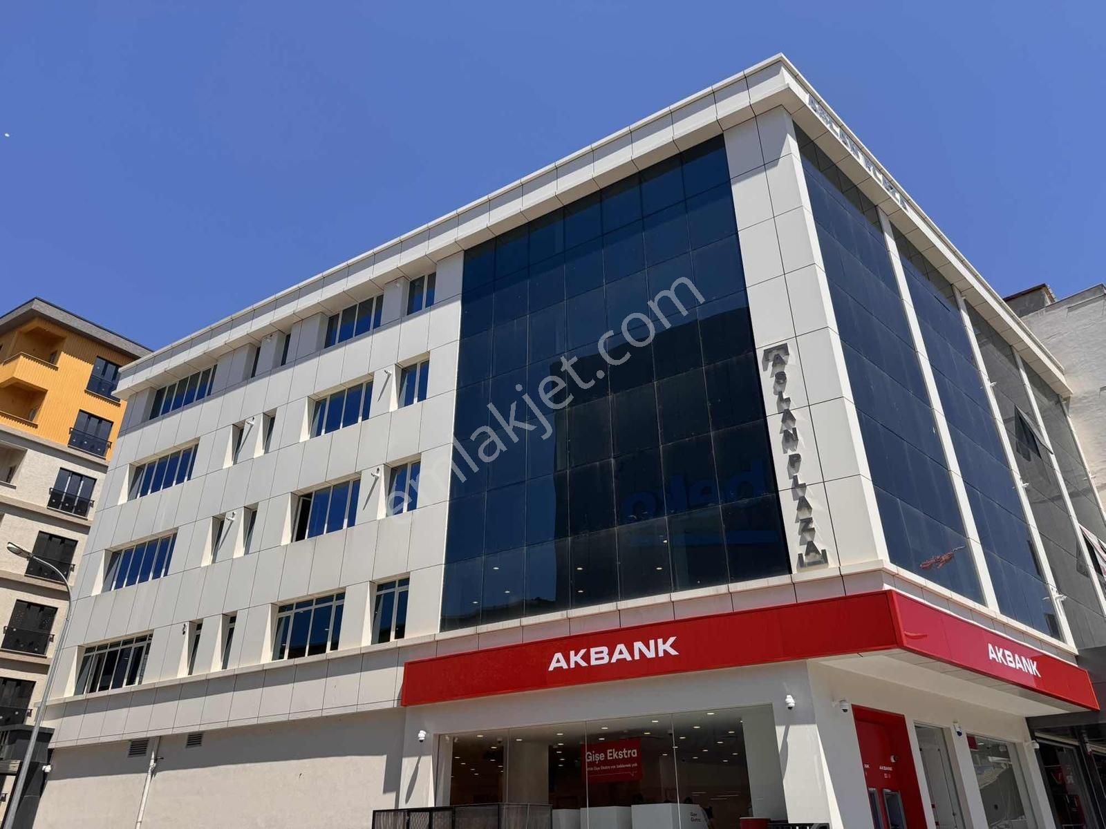 Sultanbeyli Aslan Plazada Prestijli Konumda Kiralık Ofisler - Görsel 28