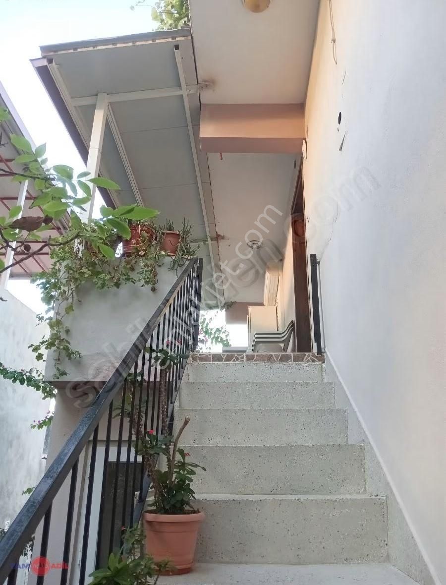 Dikili'de Satılık 2 Adet 1+1 Daireli,müstakil Ev! - Görsel 6