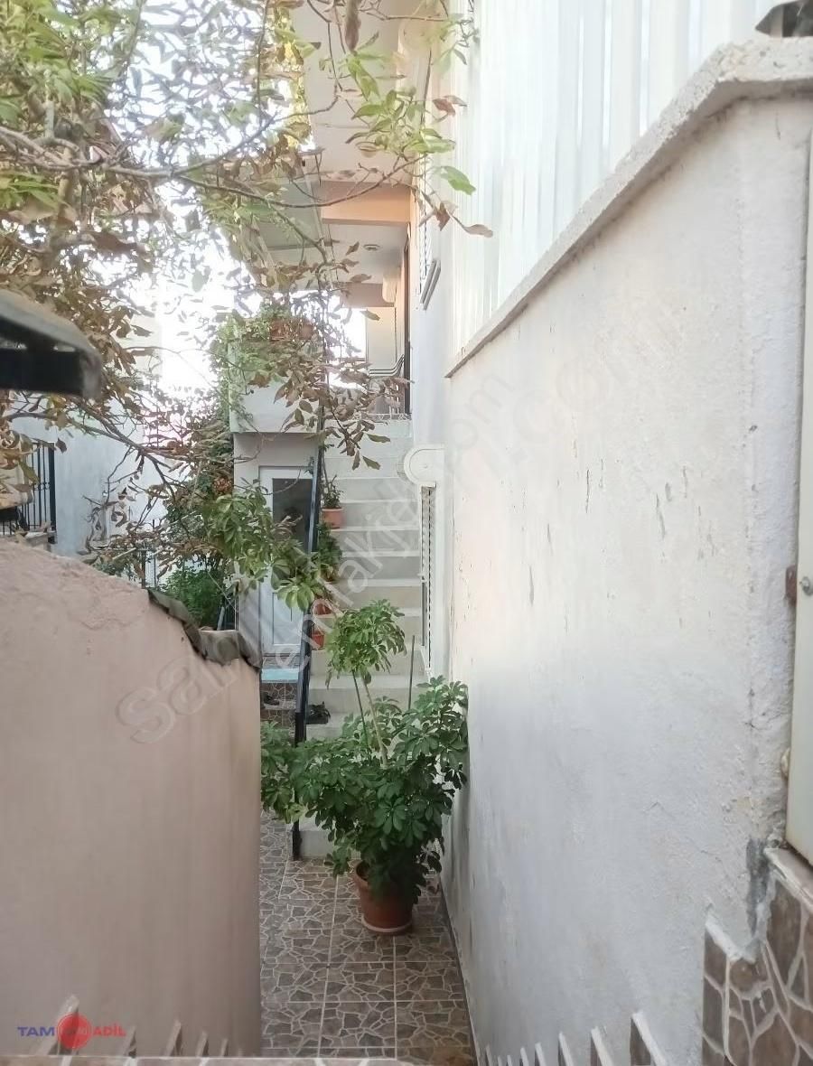 Dikili'de Satılık 2 Adet 1+1 Daireli,müstakil Ev! - Görsel 3