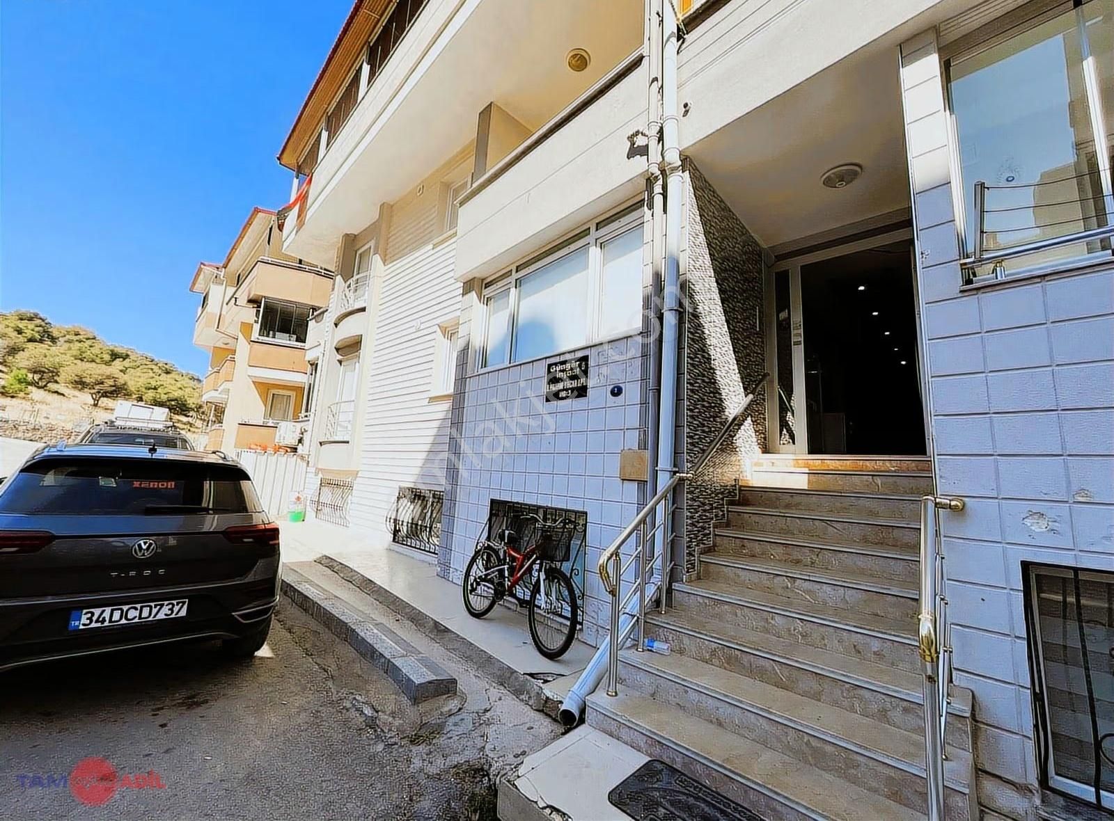 Dikili 36 Sokak 2+1 Fırsat Daire Merkezi Isıtma Geniş Odalı - Görsel 12