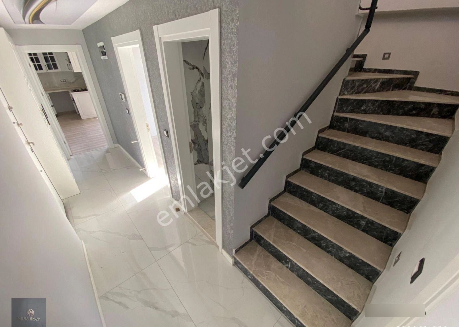 Mera Emlak & Altınkumda Teraslı Manzaralı 3+1 180m2 Dublex Daire - Görsel 7