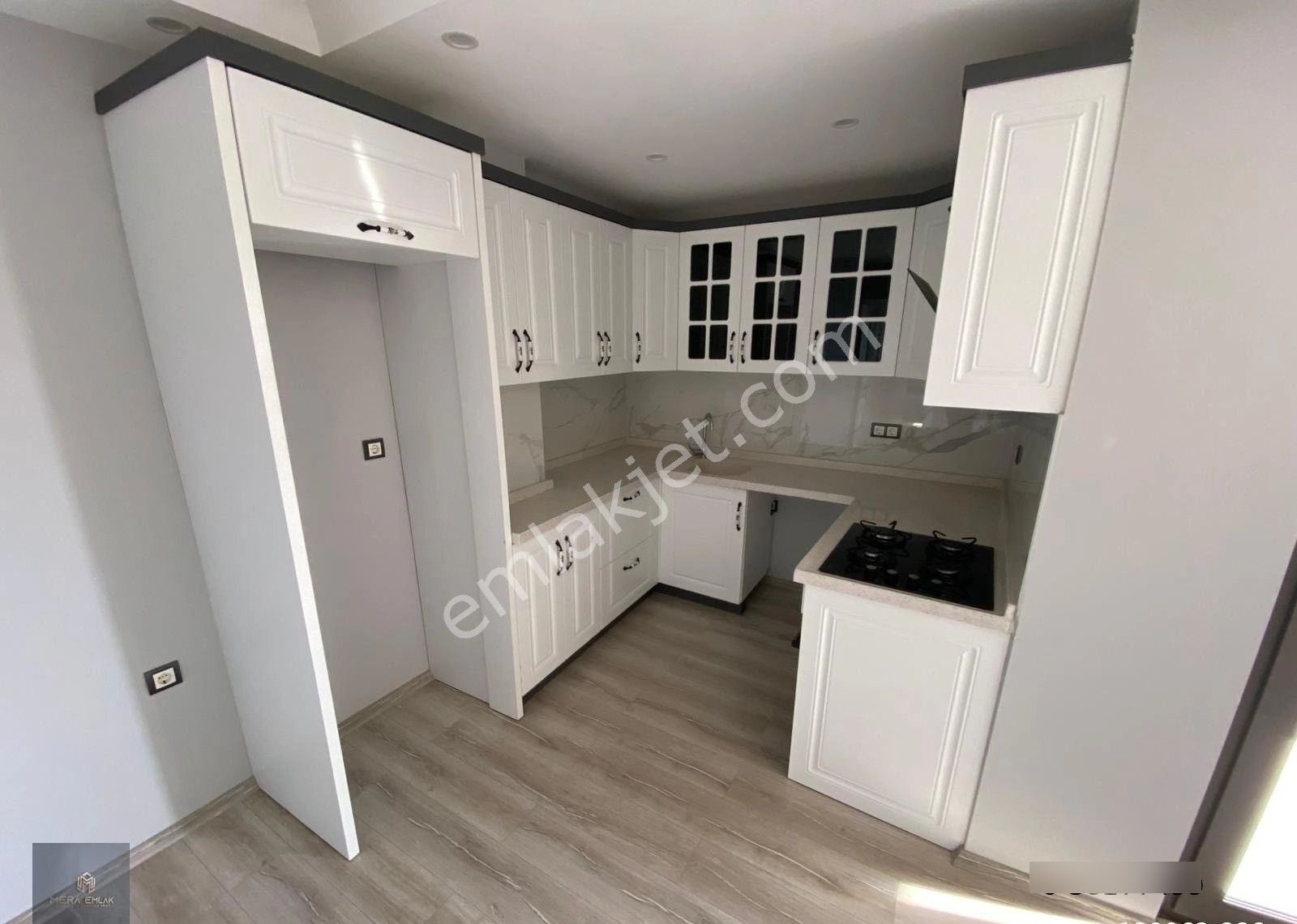 Mera Emlak & Altınkumda Teraslı Manzaralı 3+1 180m2 Dublex Daire - Görsel 8