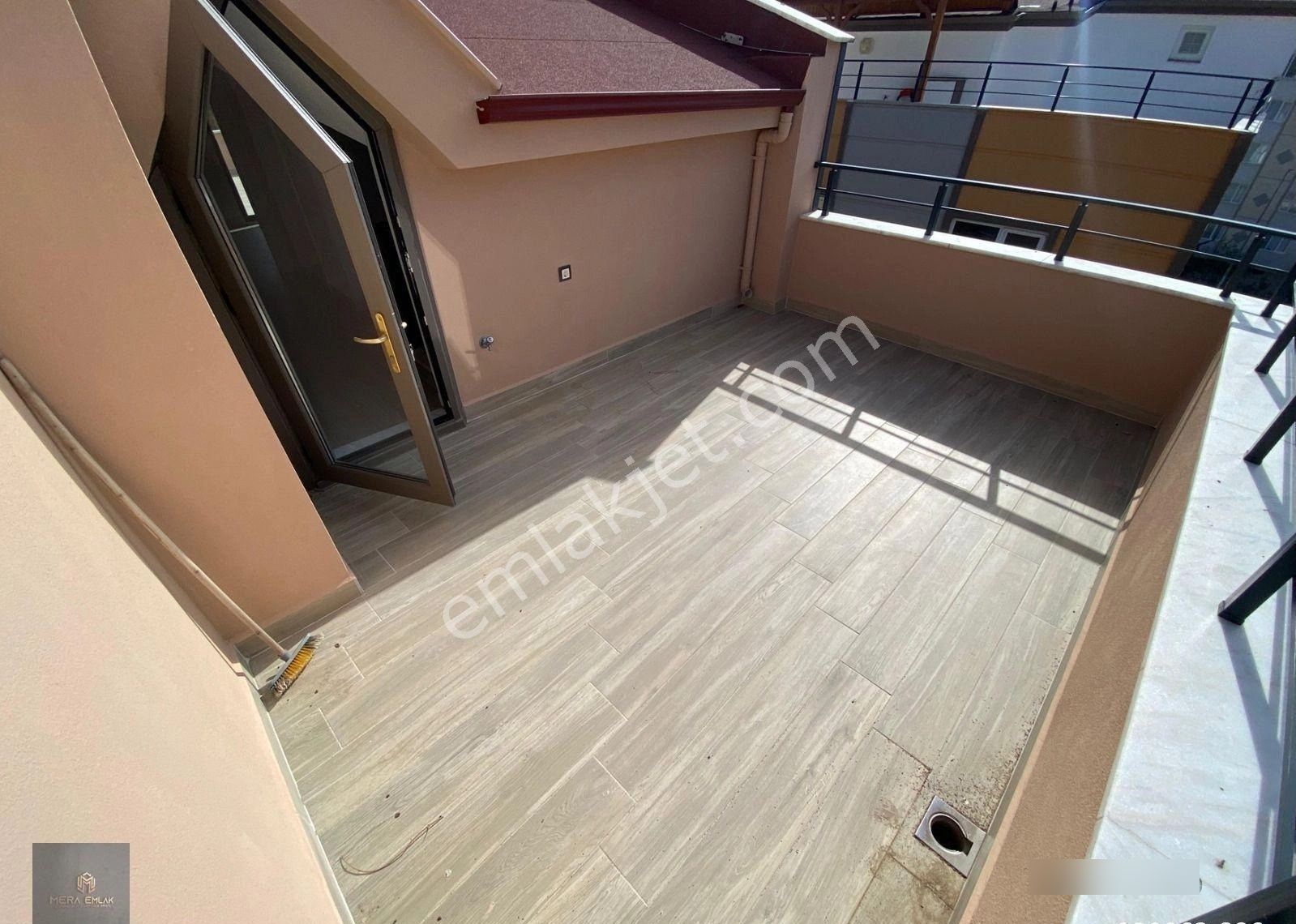 Mera Emlak & Altınkumda Teraslı Manzaralı 3+1 180m2 Dublex Daire - Görsel 10