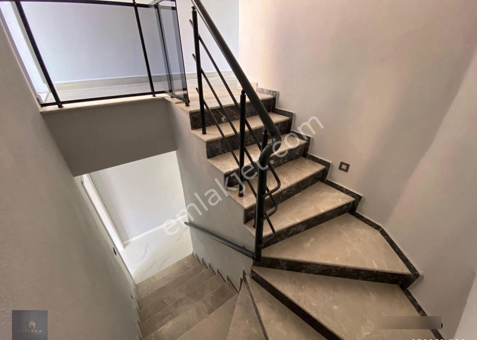 Mera Emlak & Altınkumda Teraslı Manzaralı 3+1 180m2 Dublex Daire - Görsel 18