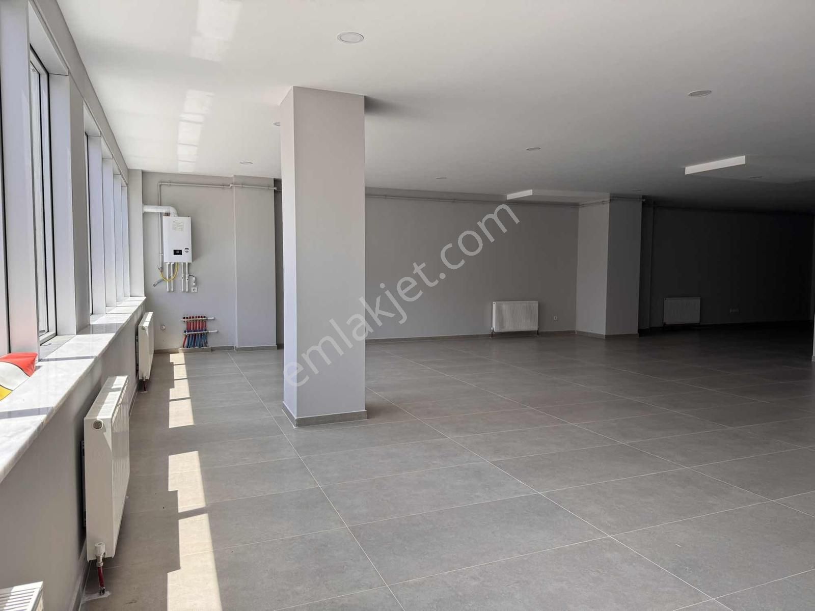 Sultanbeyli Aslan Plazada Prestijli Konumda Kiralık Ofis - Görsel 9