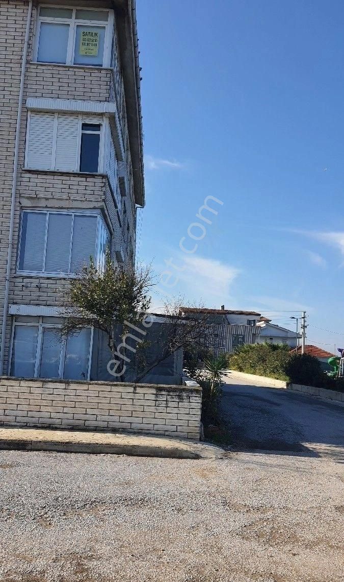 Altınkum Sitesinde Denize Sıfır Köşe Binada Satılık 2+1 Daire - Görsel 3