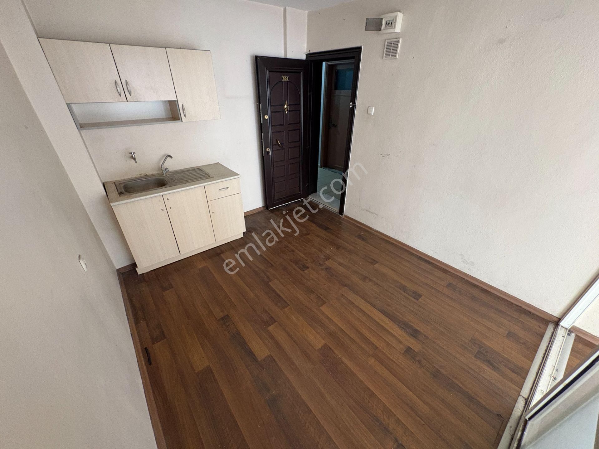 Karşıyaka Çarşısı İzban Yakını, Asansörlü İşhanında Kiralık Ofis - Görsel 5