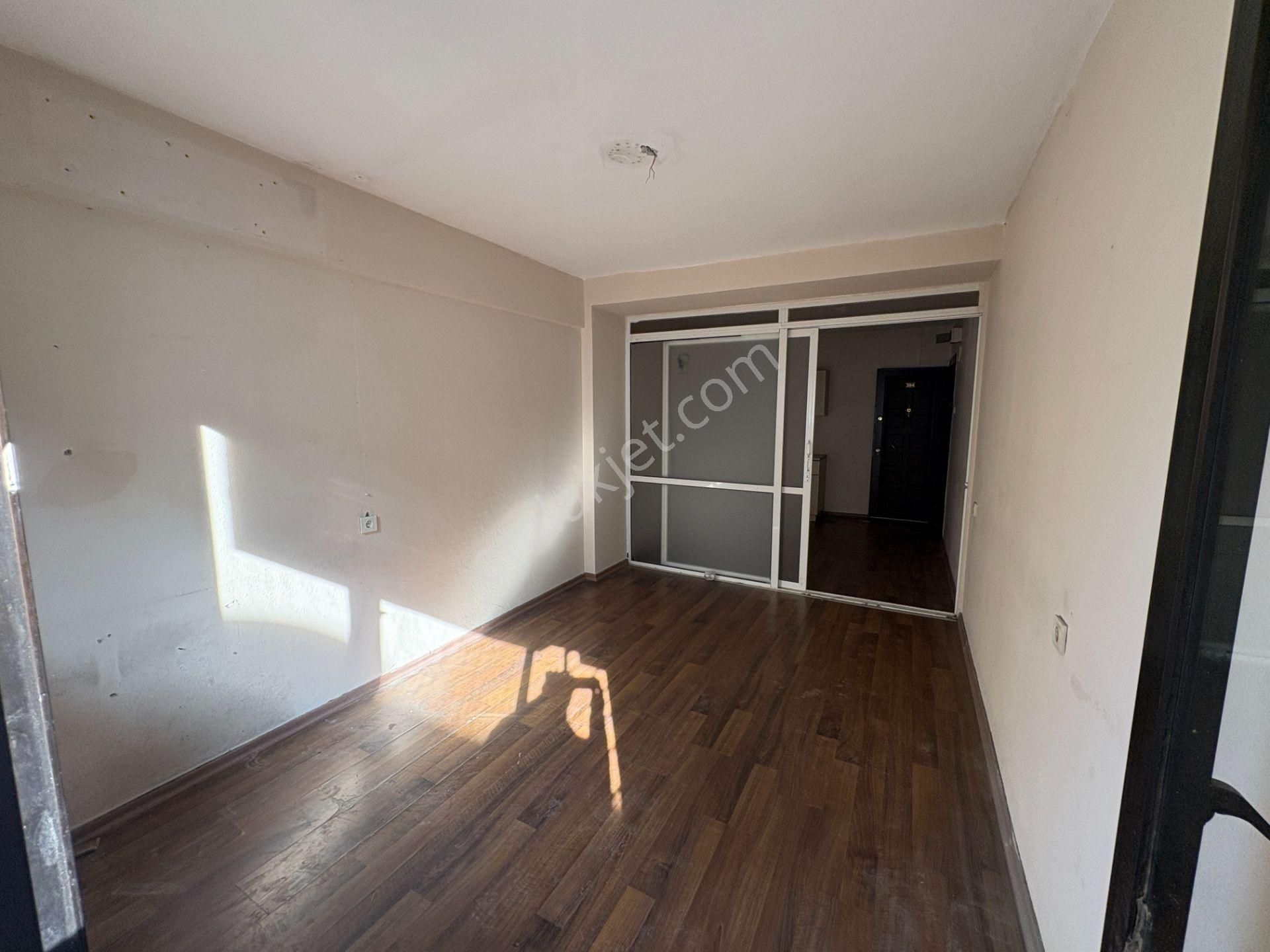 Karşıyaka Çarşısı İzban Yakını, Asansörlü İşhanında Kiralık Ofis - Görsel 6