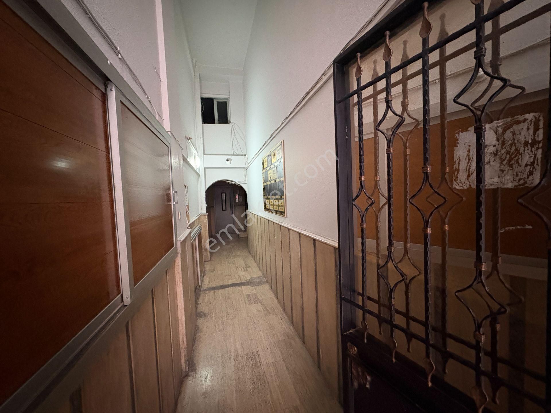 Karşıyaka Çarşısı İzban Yakını, Asansörlü İşhanında Kiralık Ofis - Görsel 14