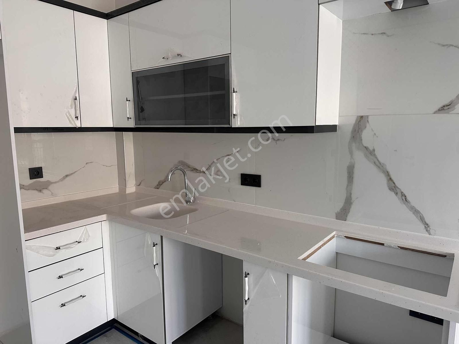 Kemalpaşa Mah. 1+1 Büyük Geniş Ferah İskanlı Daire - Görsel 5