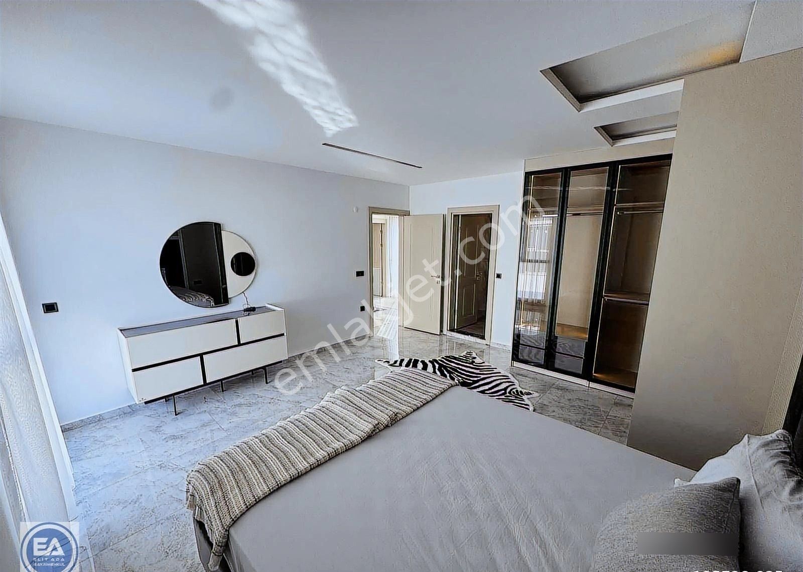 Kuşadası Davutlar Sahilinde Özel Havuzlu Denize Yakın 4+1 - Görsel 3