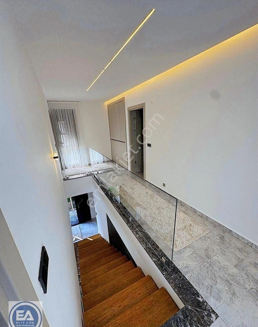 Kuşadası Davutlar Sahilinde Özel Havuzlu Denize Yakın 4+1 - Görsel 14