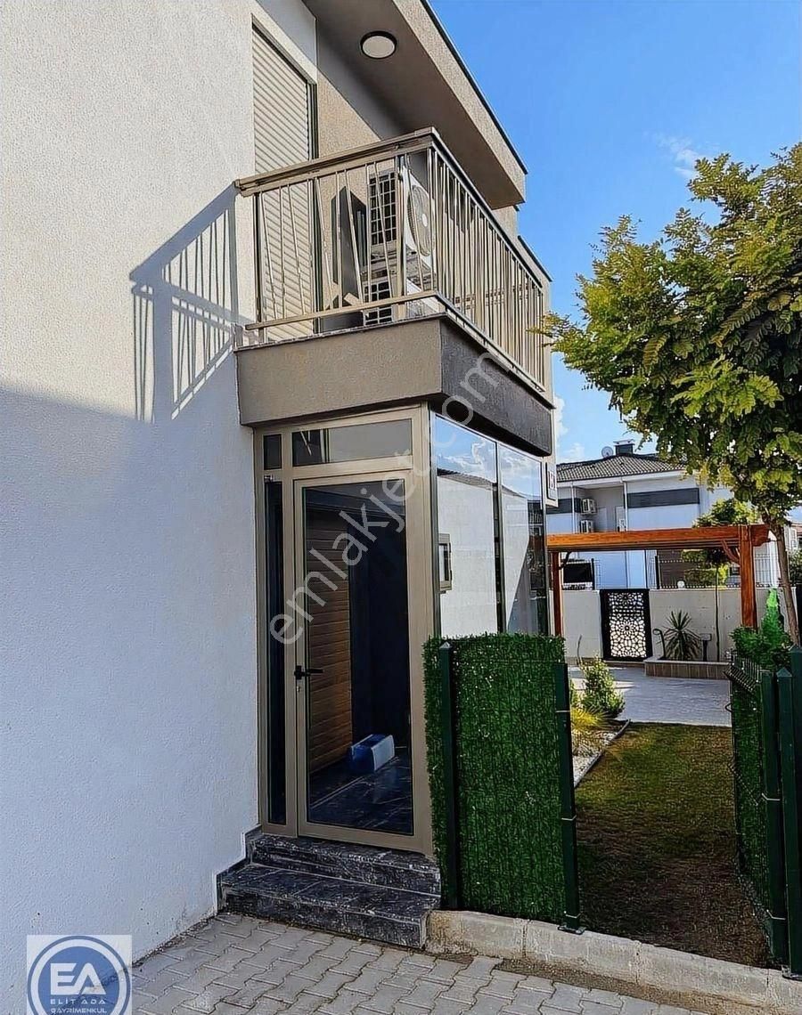 Kuşadası Davutlar Sahilinde Özel Havuzlu Denize Yakın 4+1 - Görsel 10