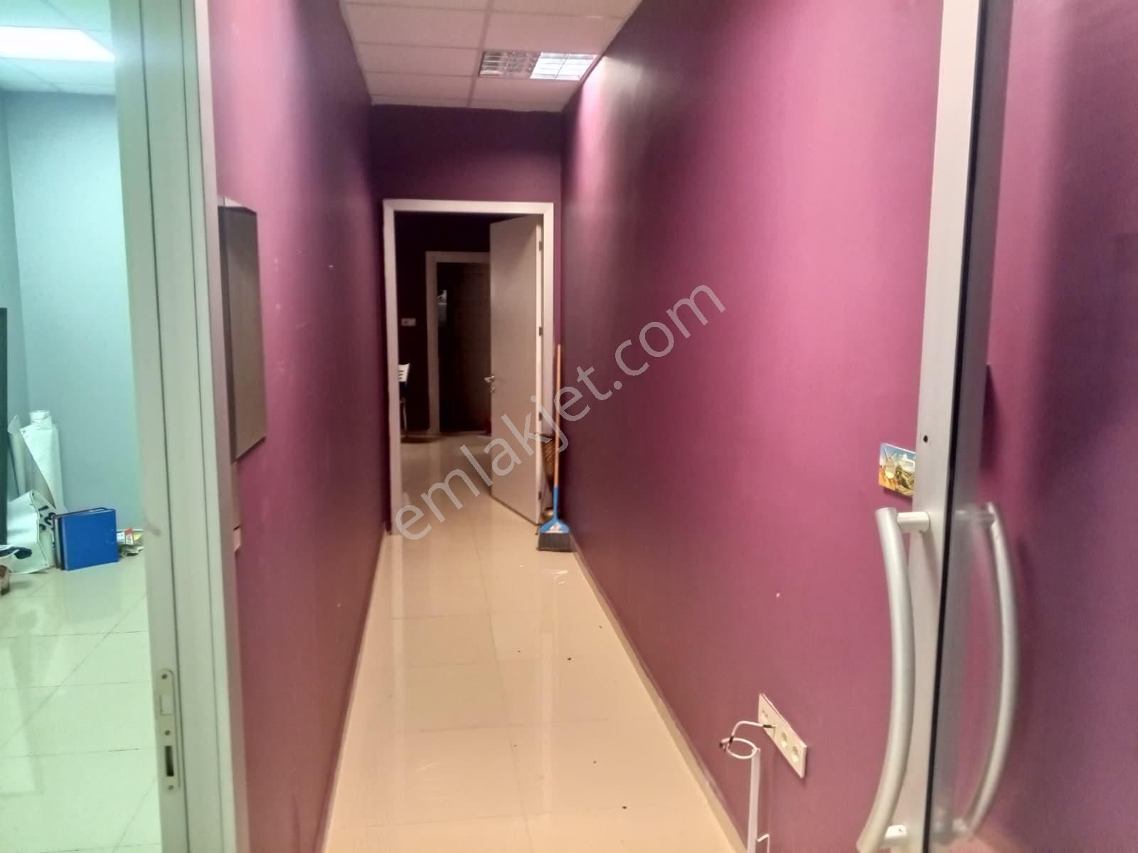 Şenol Gayrimenkul'den Yarımcapark İş Merkezinde Kiralık Dükkan - Görsel 4