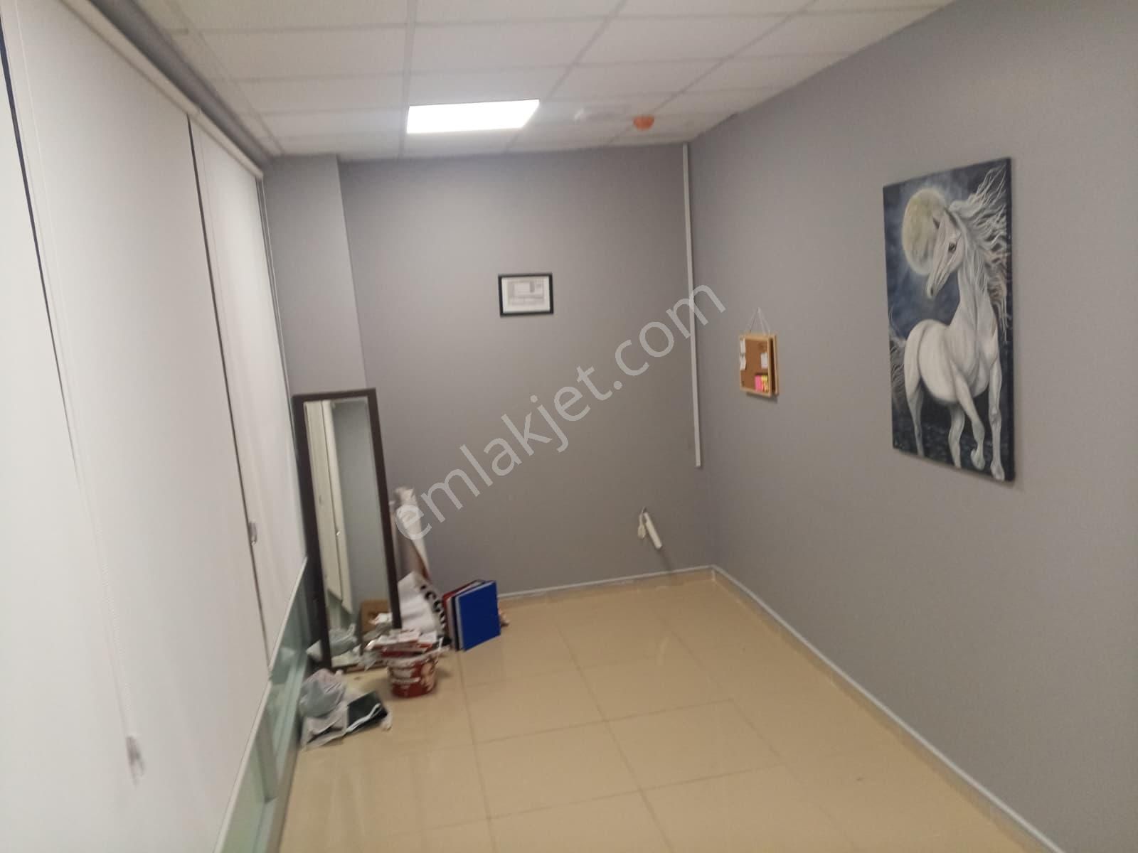 Şenol Gayrimenkul'den Yarımcapark İş Merkezinde Kiralık Dükkan - Görsel 2