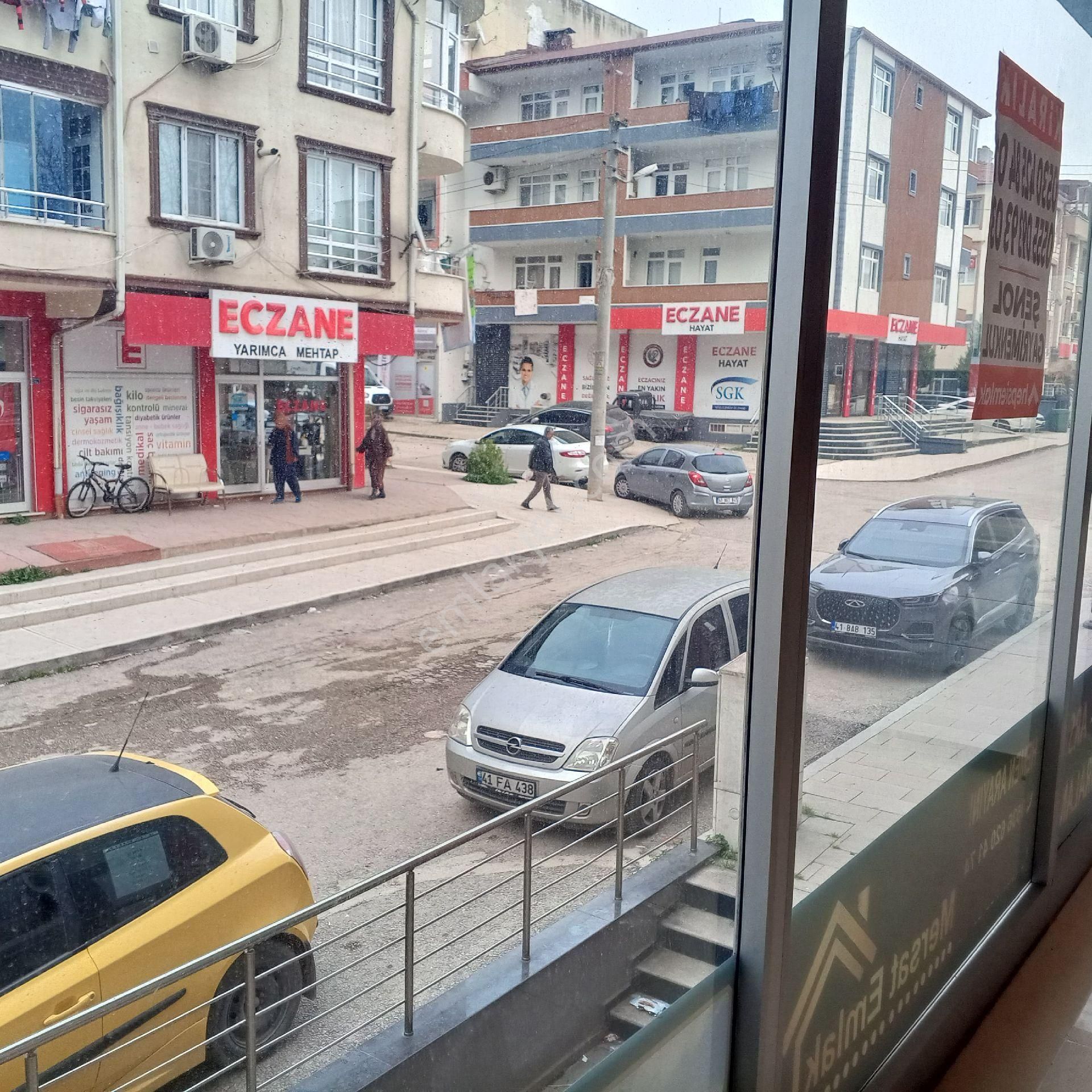 Şenol Gayrimenkul'den Yarımcapark İş Merkezinde Kiralık Dükkan - Görsel 12