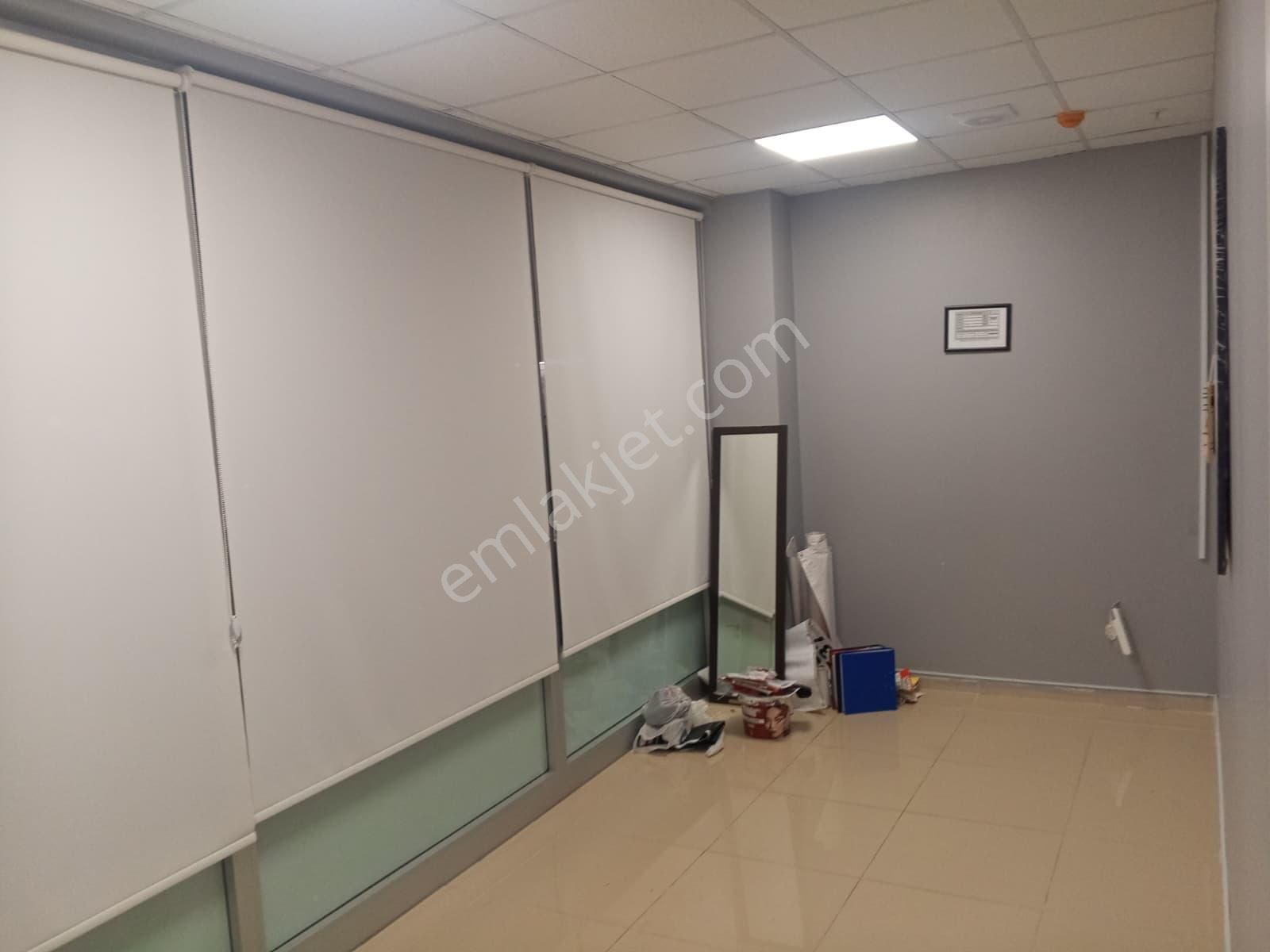 Şenol Gayrimenkul'den Yarımcapark İş Merkezinde Kiralık Dükkan - Görsel 3