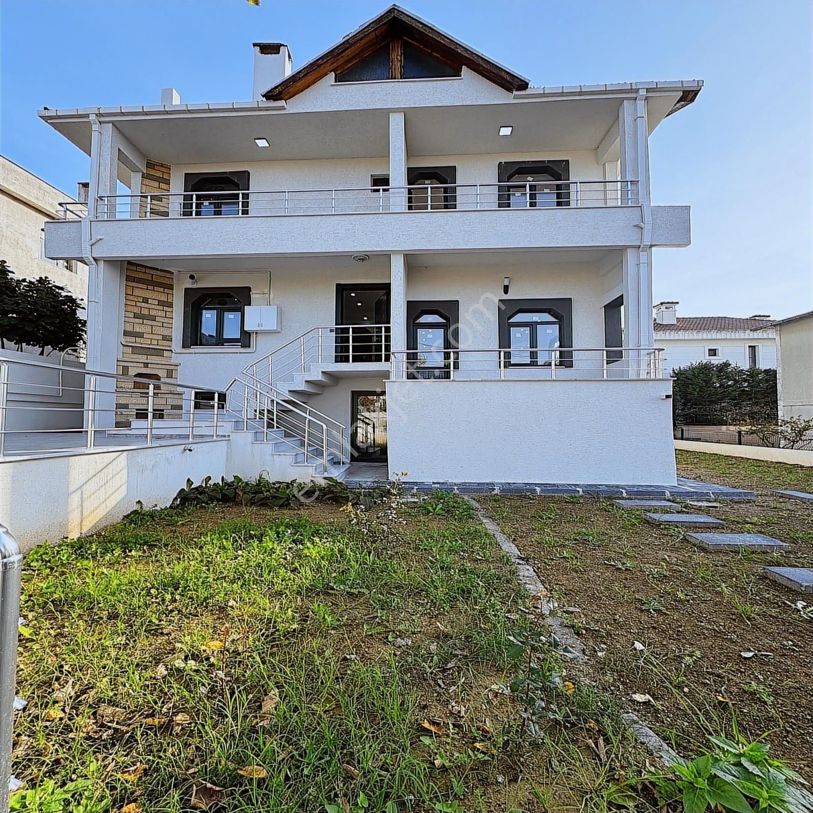 Beylikdüzü Marina'da 9+1 Satlık Villa - Görsel 18