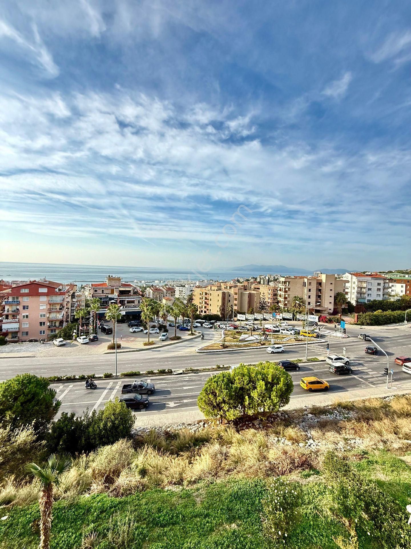 Kuşadası Ege Mahallesinde Ful Deniz Manzaralı Doğalgazlı Asansörlü 3+1 140m2 Daire - Görsel 17