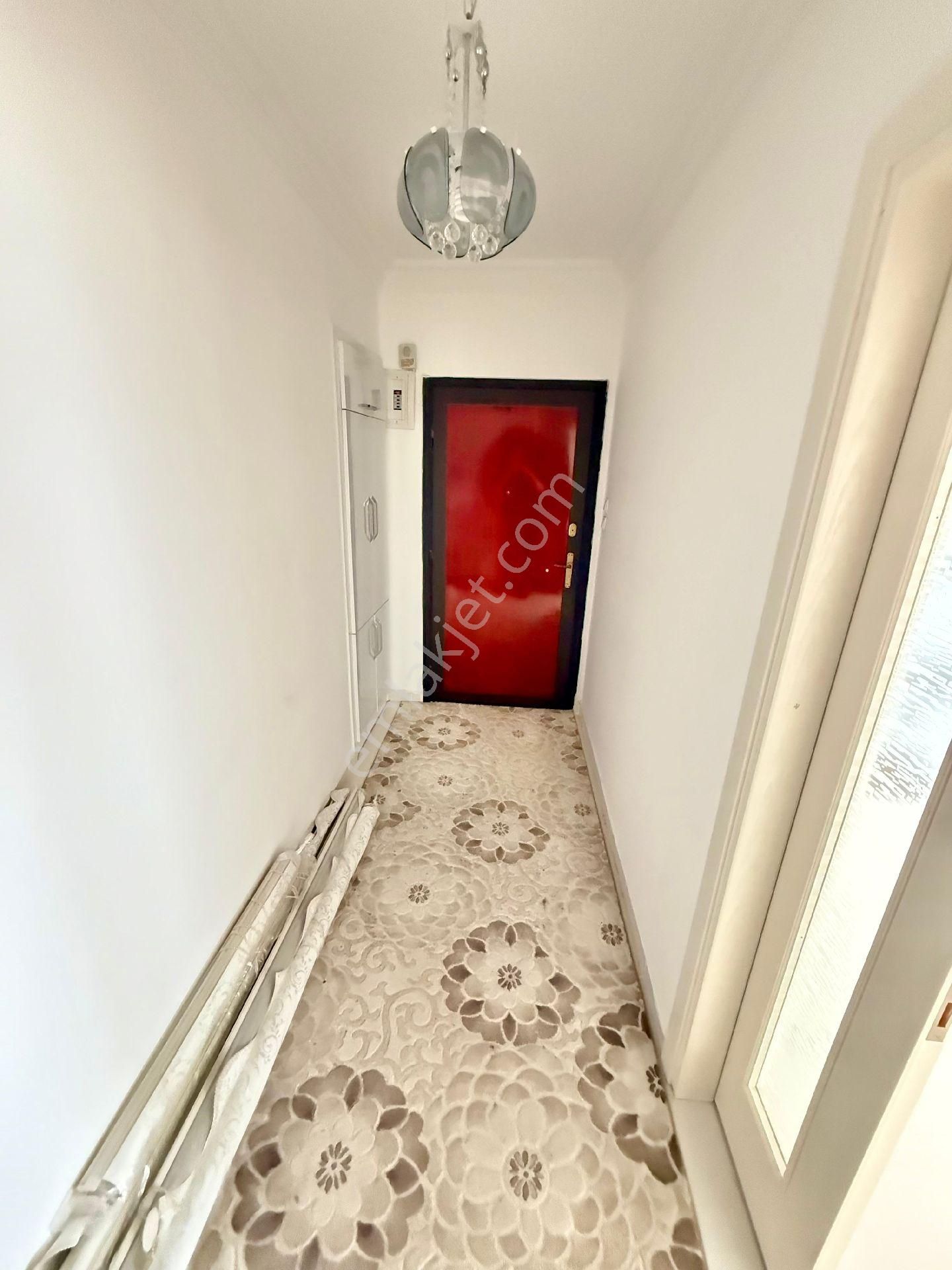 Kuşadası Ege Mahallesinde Ful Deniz Manzaralı Doğalgazlı Asansörlü 3+1 140m2 Daire - Görsel 12