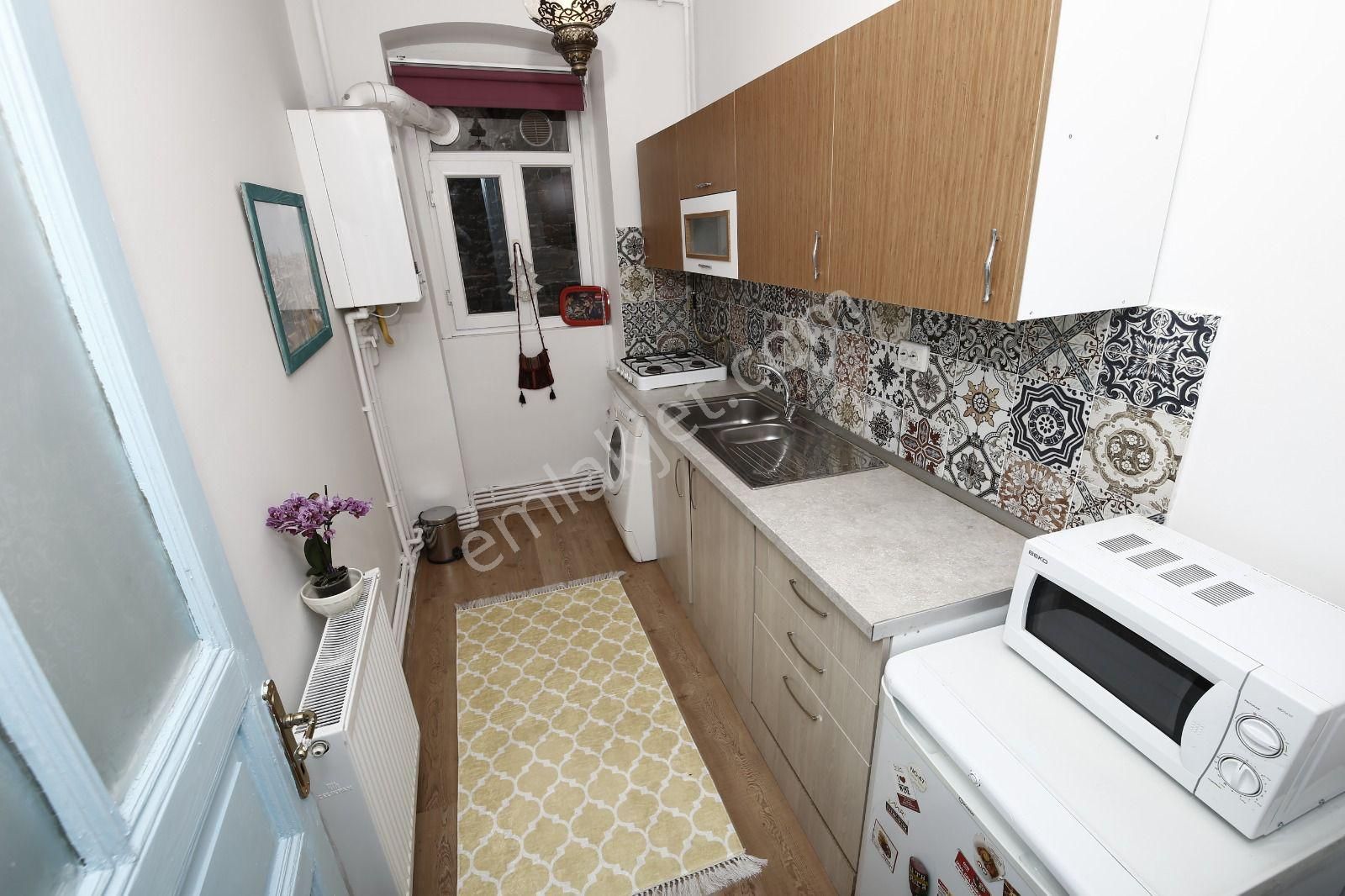 Beyoğlu Cihangir Firuzağada Kiralık Daire Full Eşyalı Yüksek Tavanlı 2+1 - Görsel 4