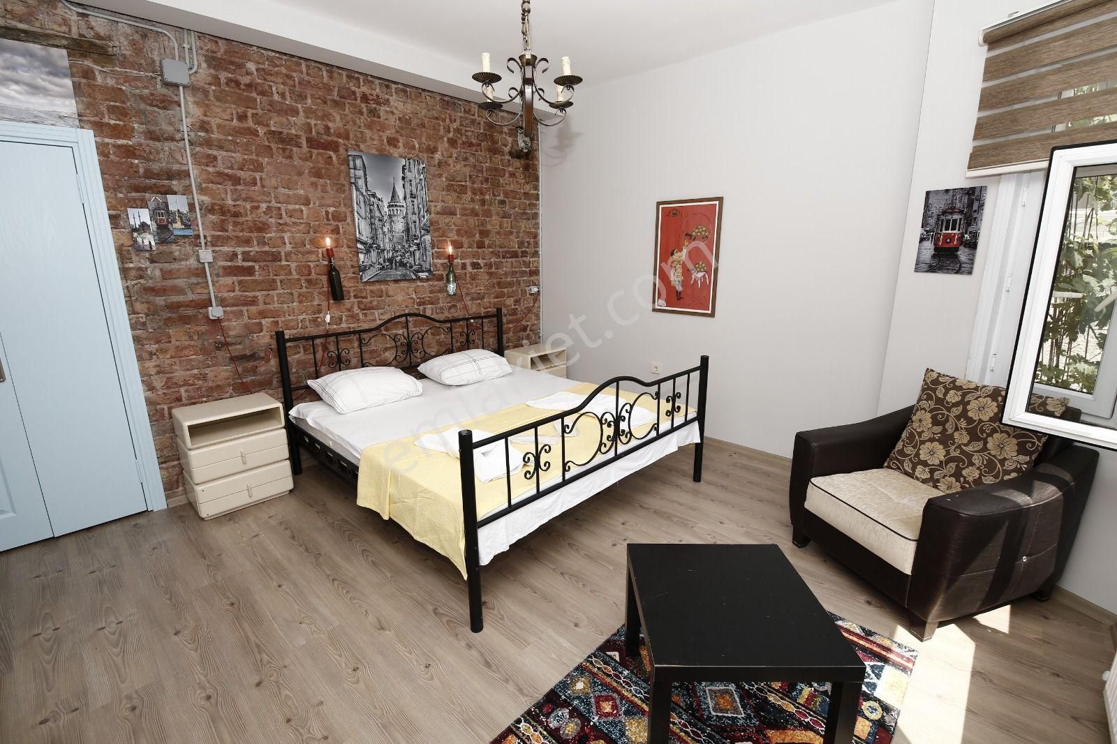 Beyoğlu Cihangir Firuzağada Kiralık Daire Full Eşyalı Yüksek Tavanlı 2+1