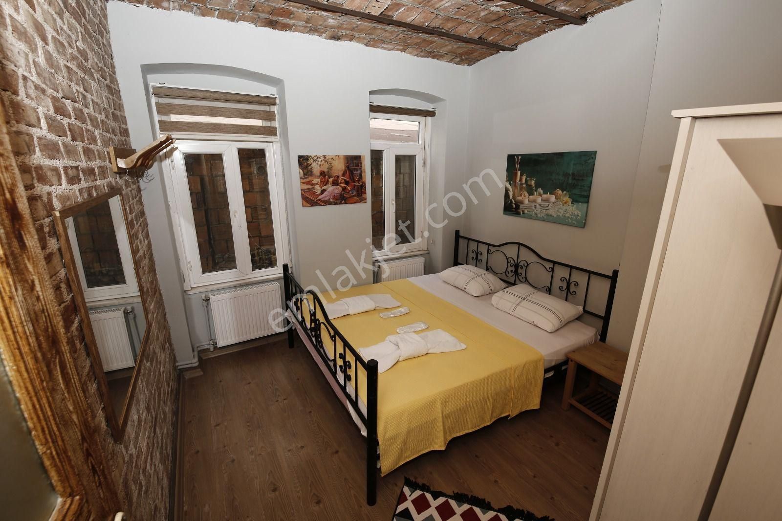 Beyoğlu Cihangir Firuzağada Kiralık Daire Full Eşyalı Yüksek Tavanlı 2+1 - Görsel 9